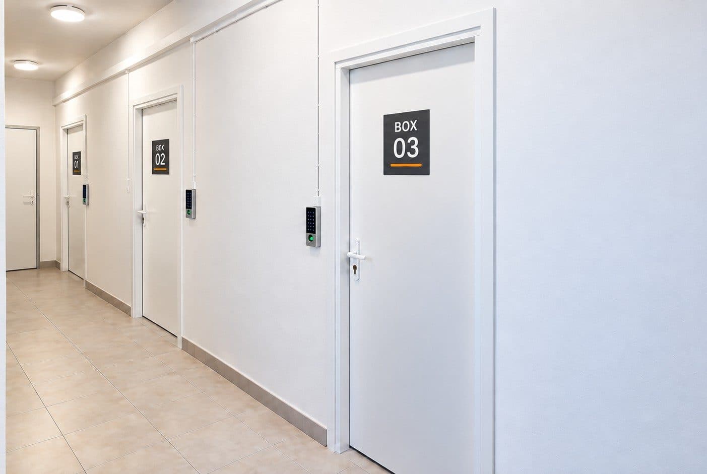 Hodnik BOX33 – vrata BOX 01, 02 i 03 sa šifrarnicima